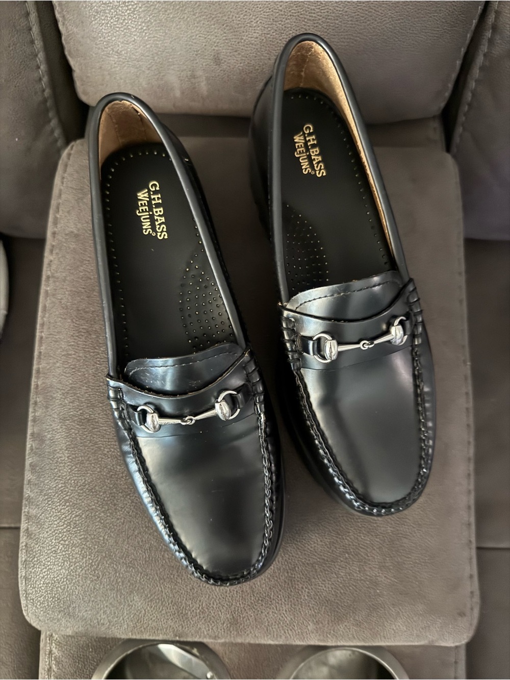 G.H. Bass & Co. Women's Black Weejuns Leather Bit Loafers size 9 - Picture 2 of 7